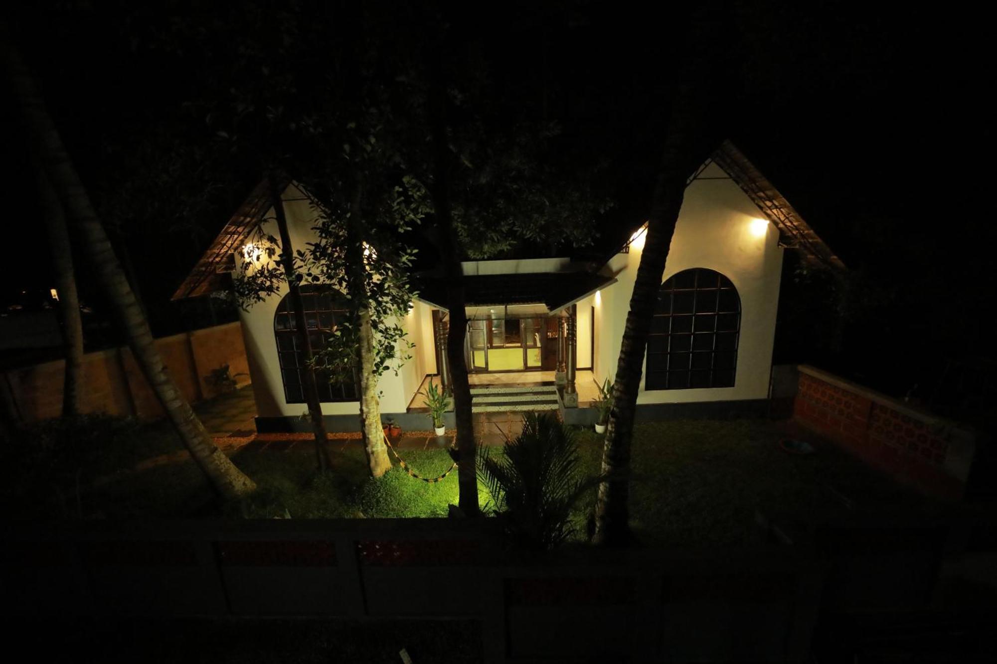 Munroe Plackal Heritage Mundrothuruth Экстерьер фото
