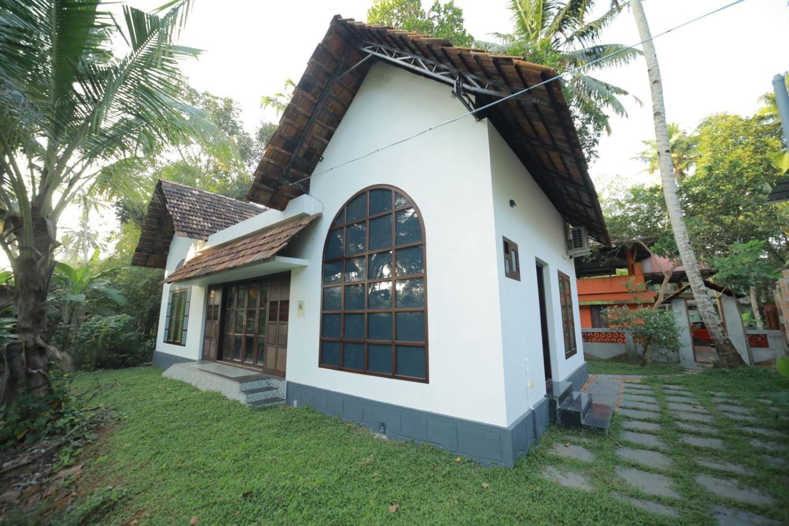 Munroe Plackal Heritage Mundrothuruth Экстерьер фото