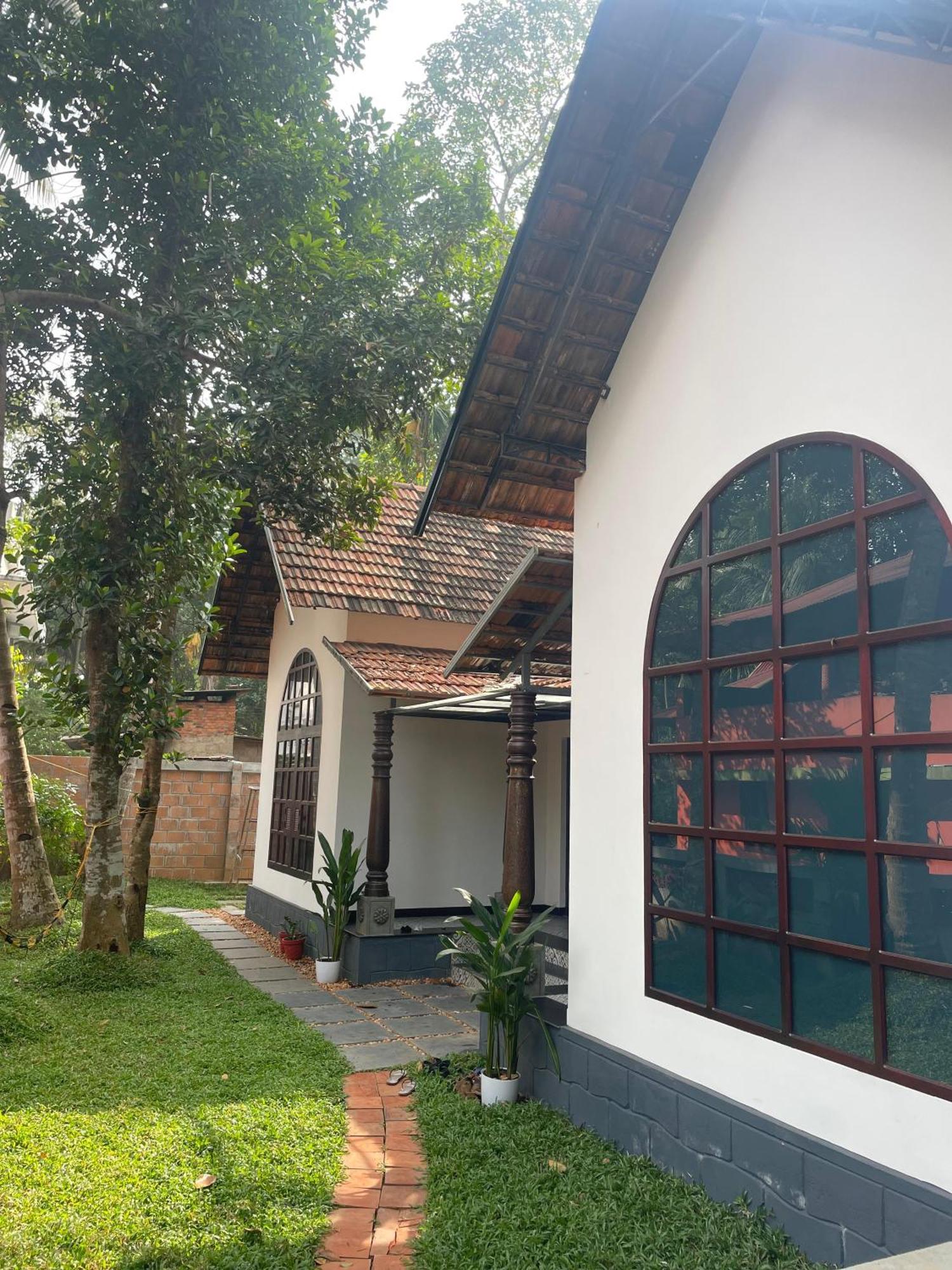 Munroe Plackal Heritage Mundrothuruth Экстерьер фото